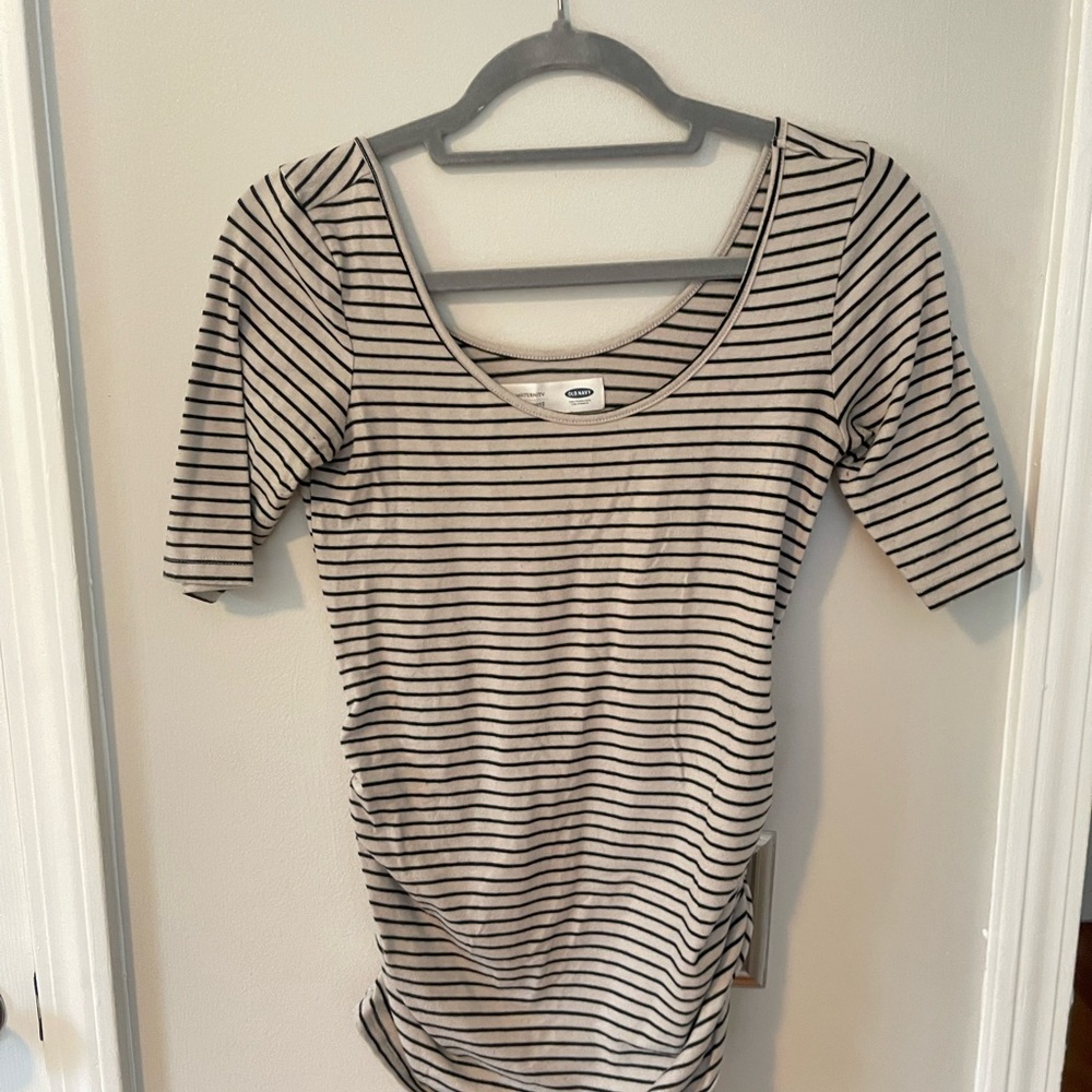 Old Navy Black and White Fitted Ruched T-Shirt